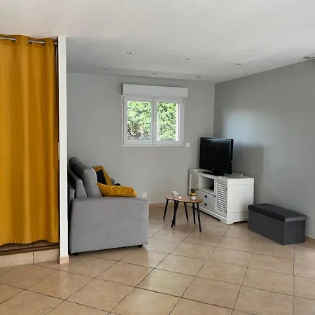 Climatisee Avec Jardin A 10 Minutes Des Plages Villa